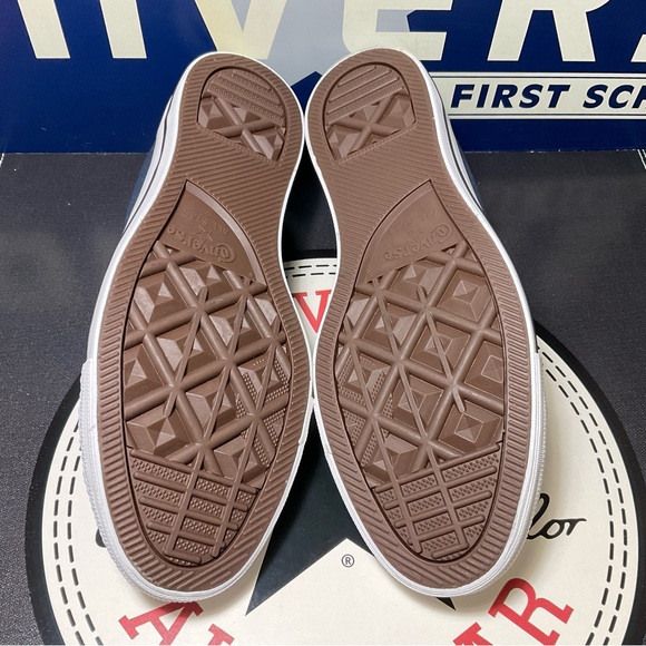 Converse Men's Chuck Taylor Navy Blue Low Top - Picture 4 of 6